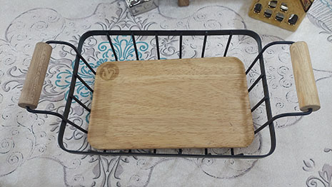 سینی میوه فلزی با دسته و کفی چوبی سایز بزرگ